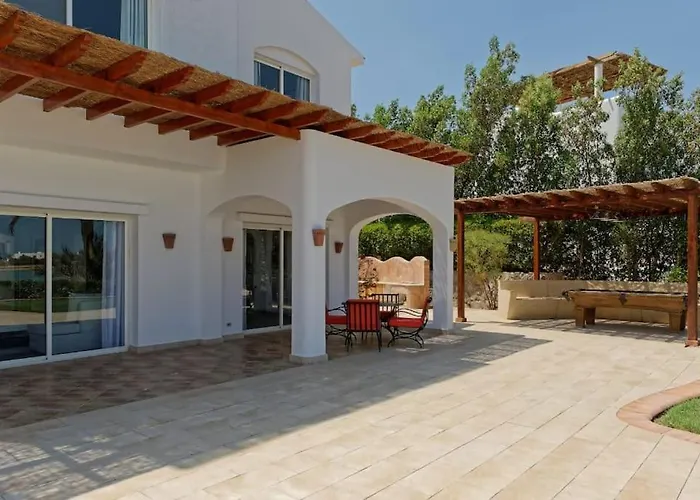Villa White With Open Lagoon View Hurgada