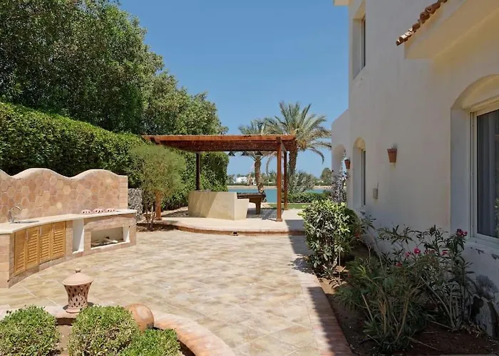 Villa White With Open Lagoon View